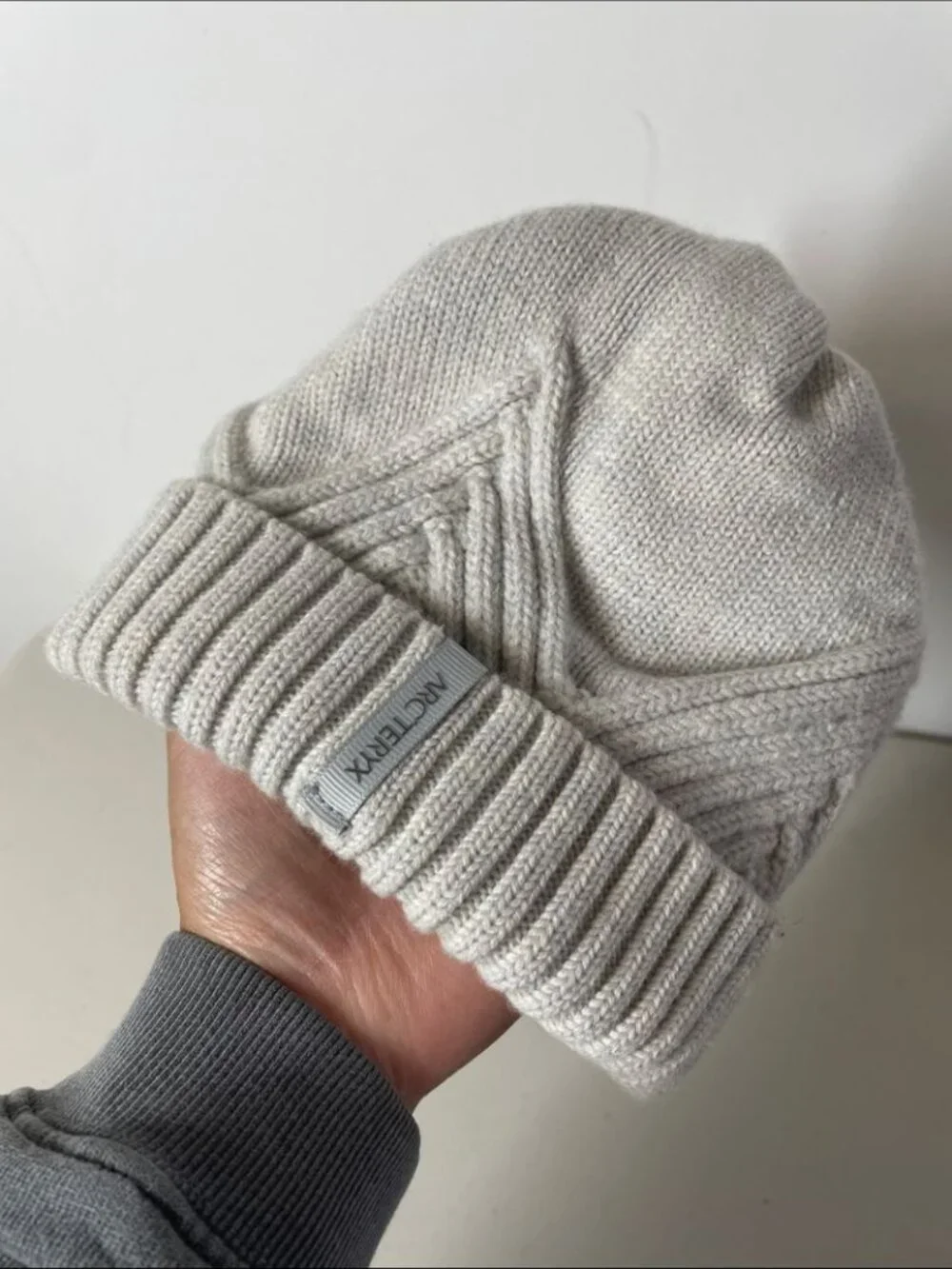 Arcteryx Kids Wool Light Gray Ribbed Fold Over Beanie Oatmeal Winter Hat Unisex